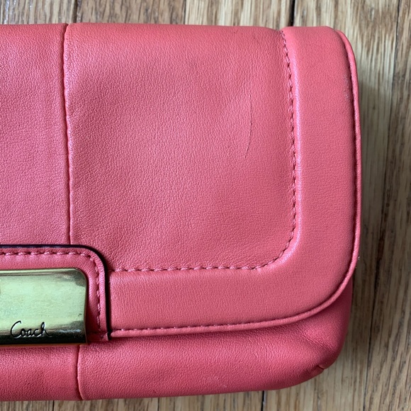 Coach Coral Wristlet/Purse - Picture 9 of 9